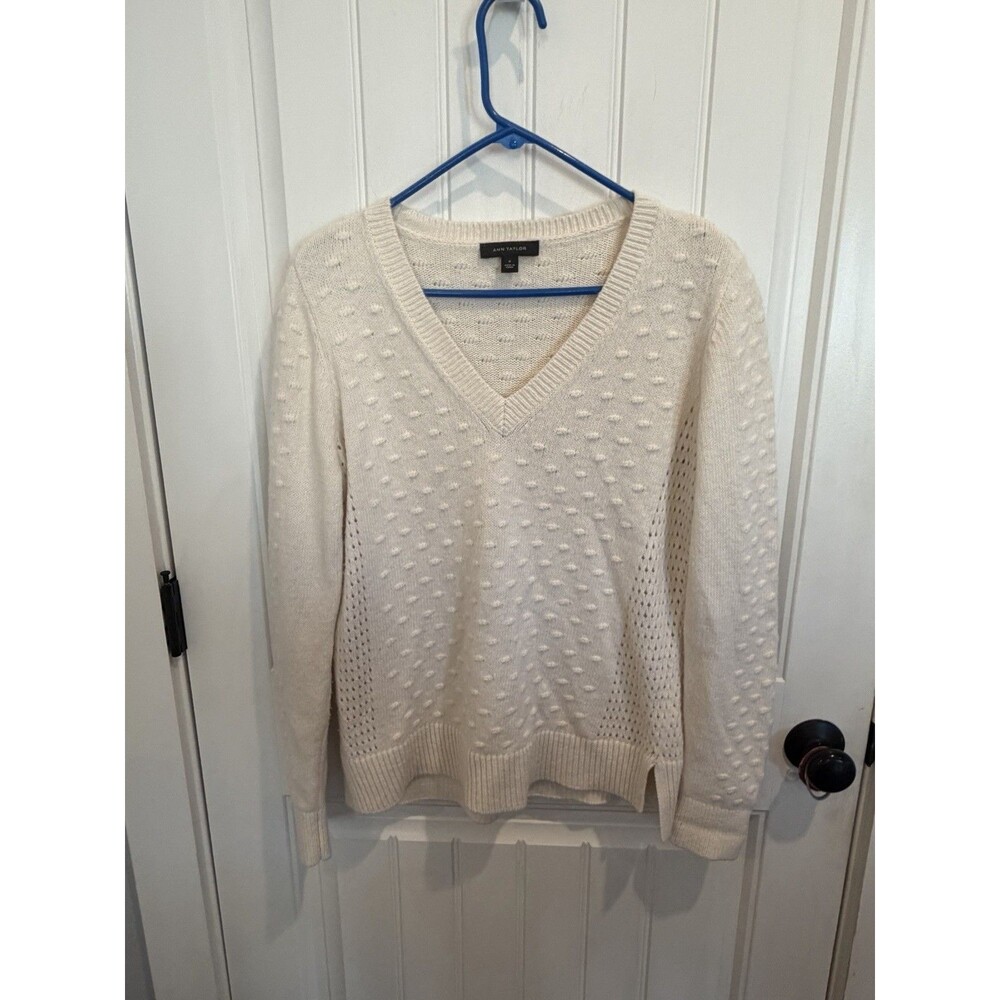 Ann Taylor Women's M Ivory Swiss Dot Bobble Knit V Neck Pullover Sweater